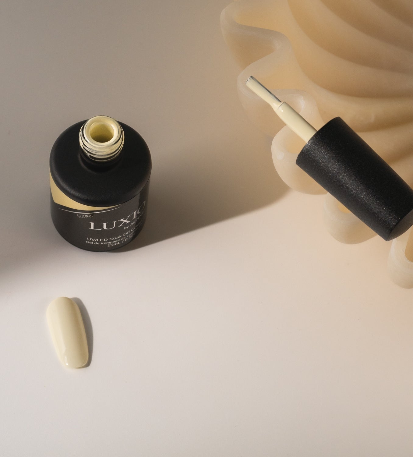 Luxio® Sunny (TPO-Free) – Akzéntz®